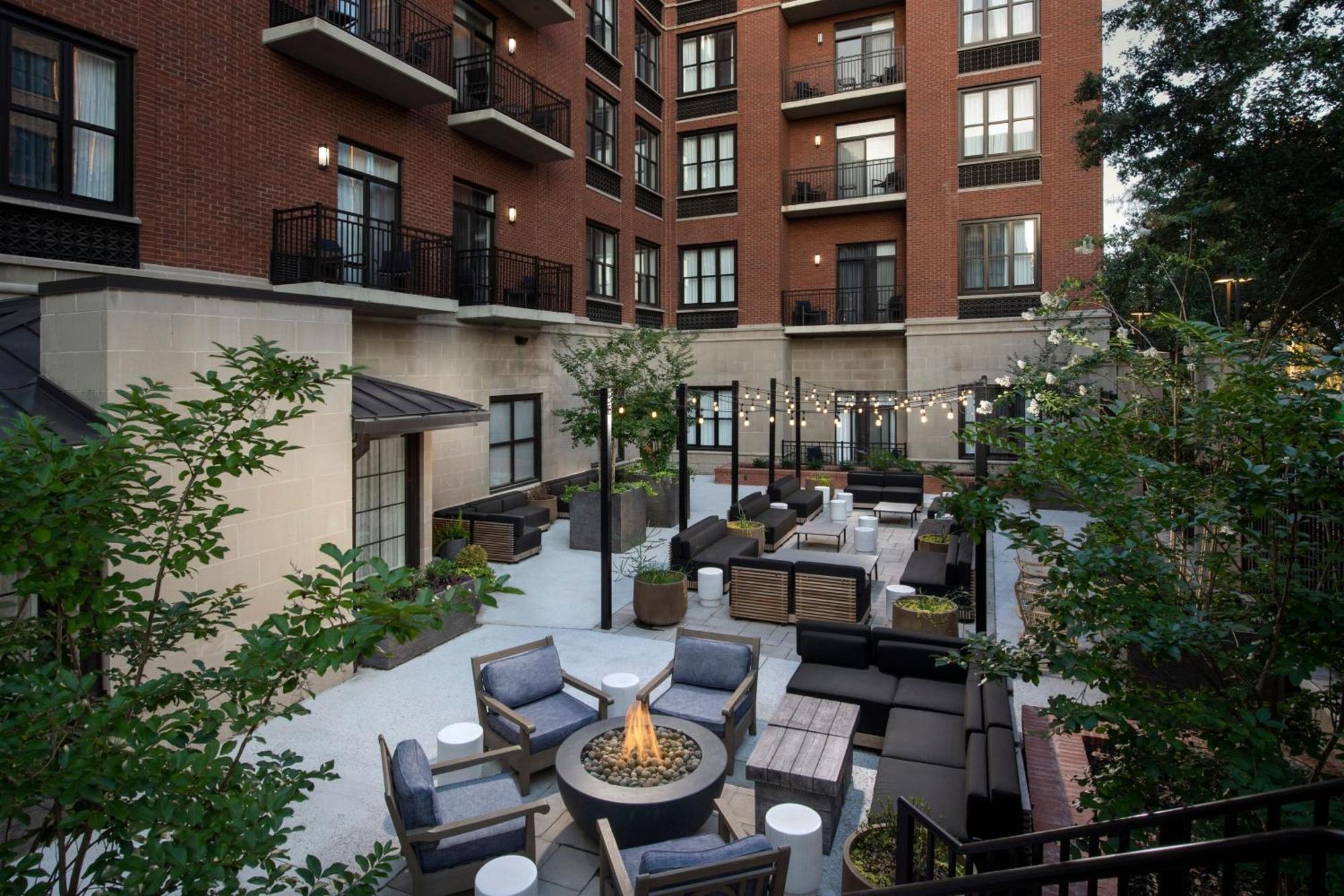 Courtyard By Marriott Savannah Downtown - Historic District Exterior photo